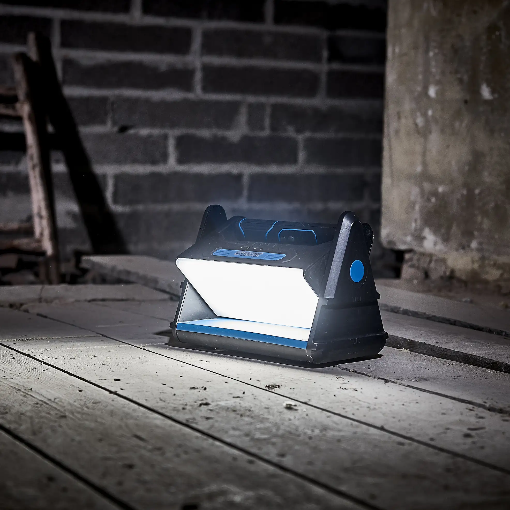 Erbauer Water Resistant Rechargeable LED Work Light (3000 lm, 30 W)