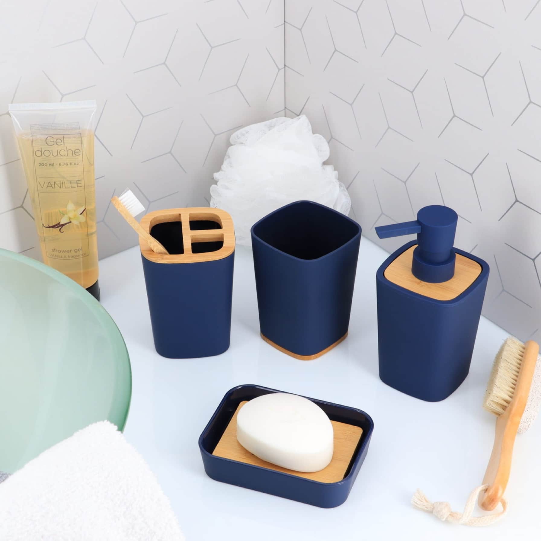 Tendance Rubber Toothbrush Holder (7.5 x 7.5 x 10.5 cm)