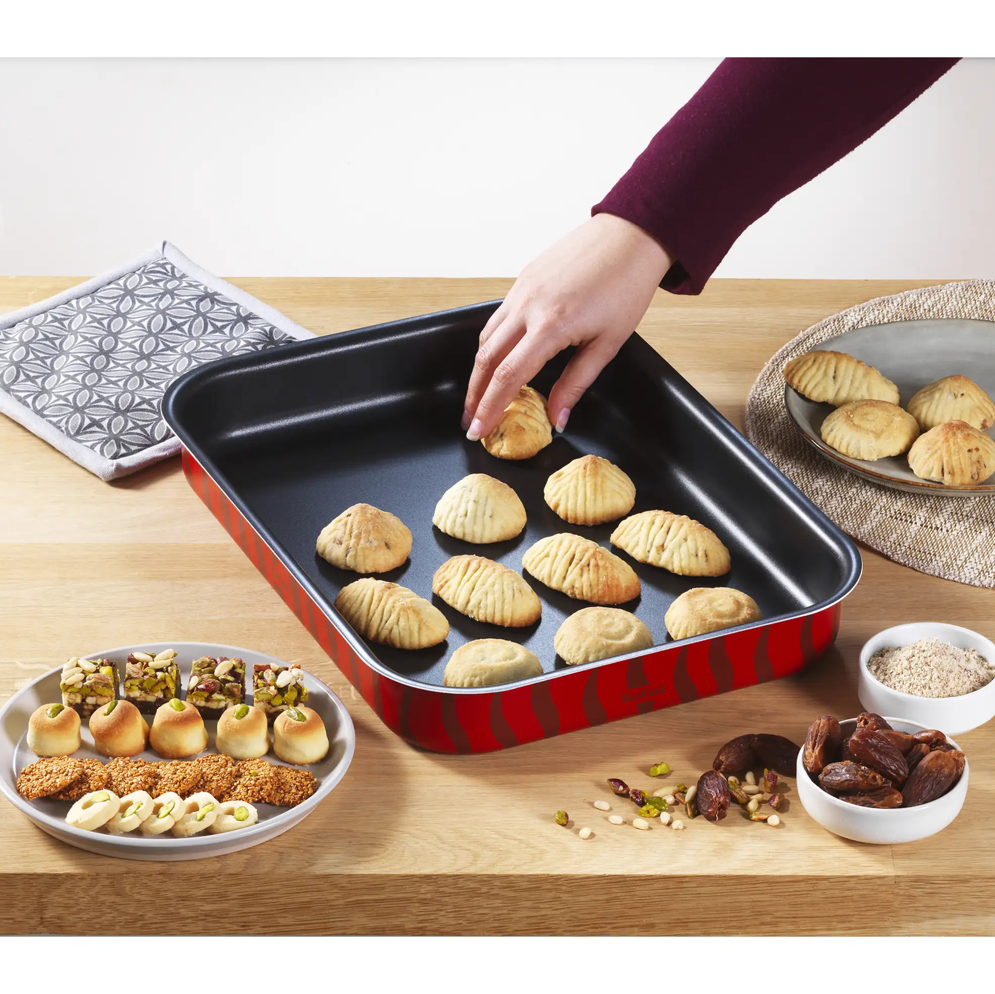 Tefal TempoFlame Rectangular Aluminum Oven Dish (31 x 24 cm)