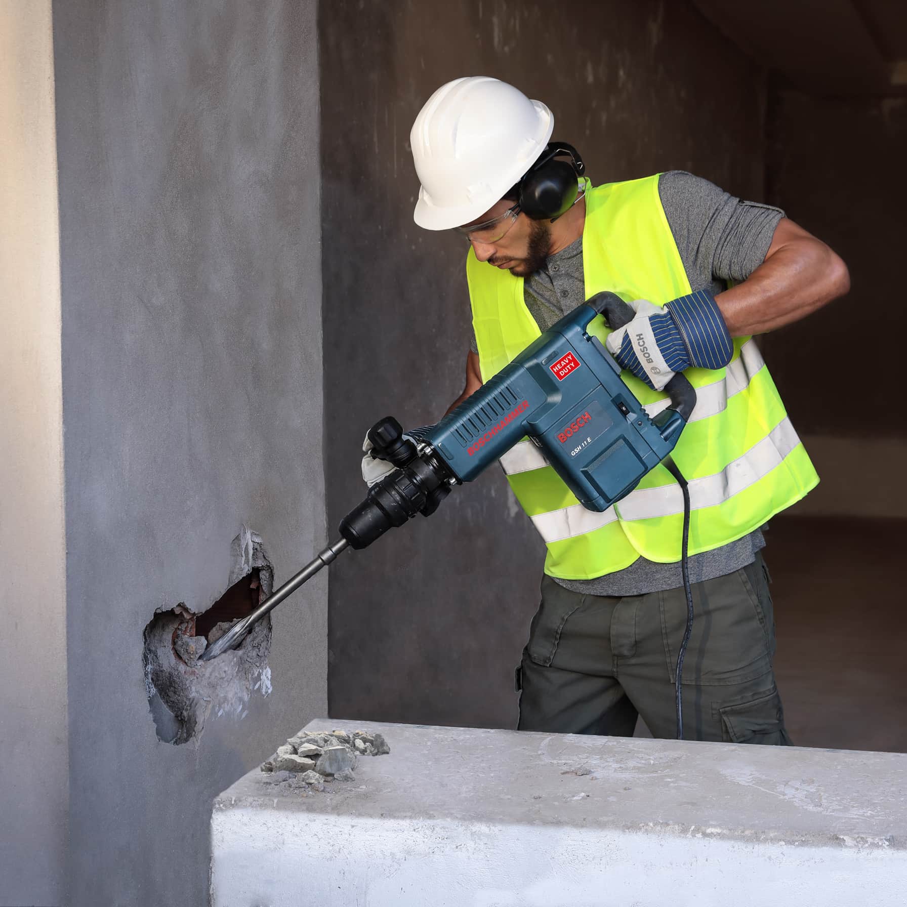 Bosch Professional Demolition Hammer W/ SDS Max, GSH 11 E (1500 W)