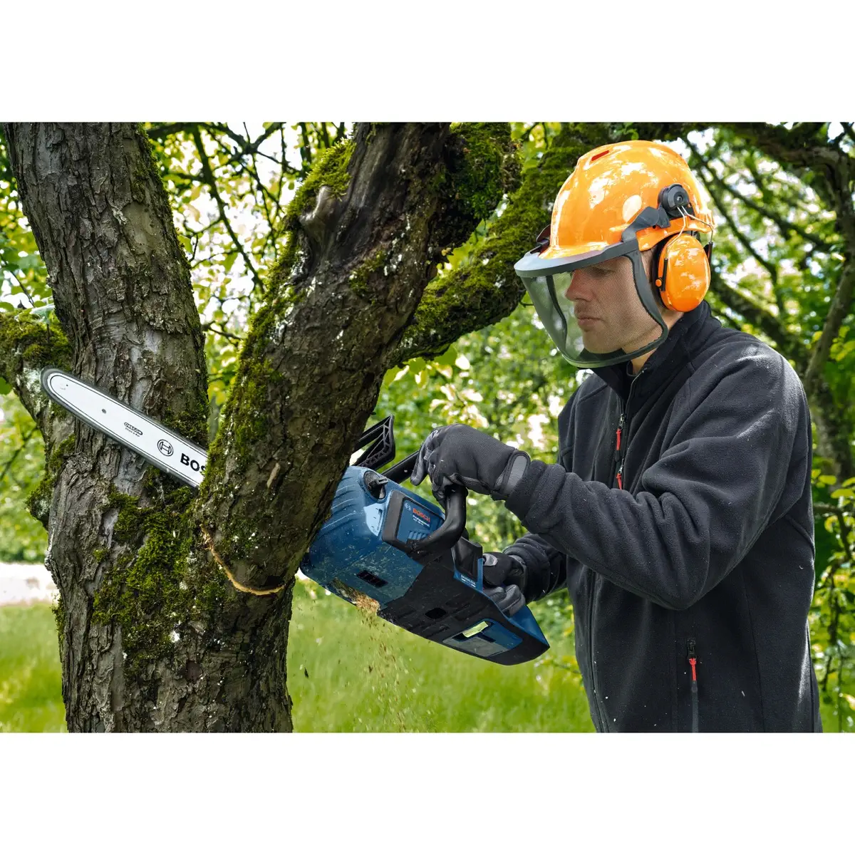 Bosch Cordless Brushless Chainsaw Set (18 V)