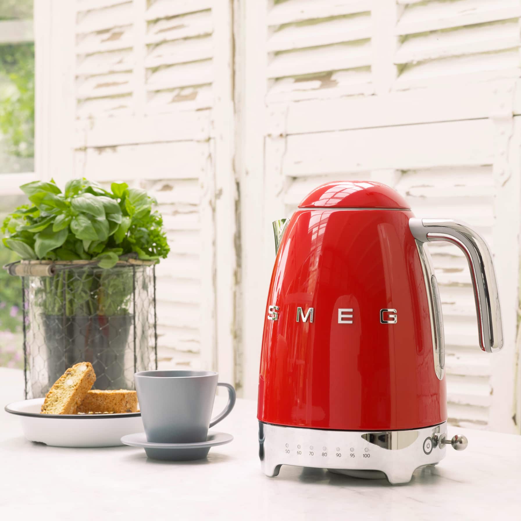 SMEG 50s Retro Style Kettle, KLF04RDUK (3000 W)