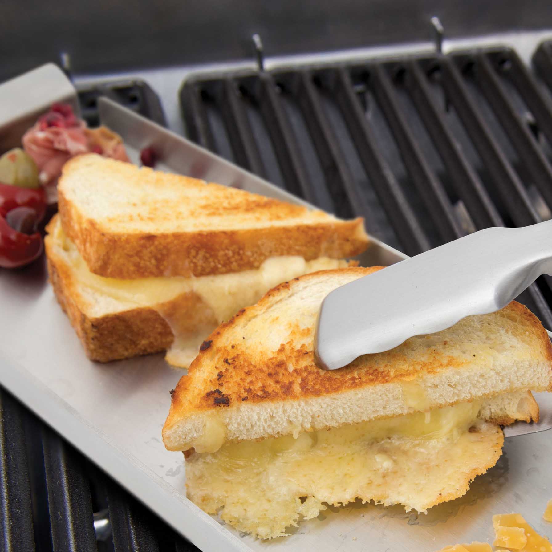 Broil King Baron Series Grill Set (4 Pc.)