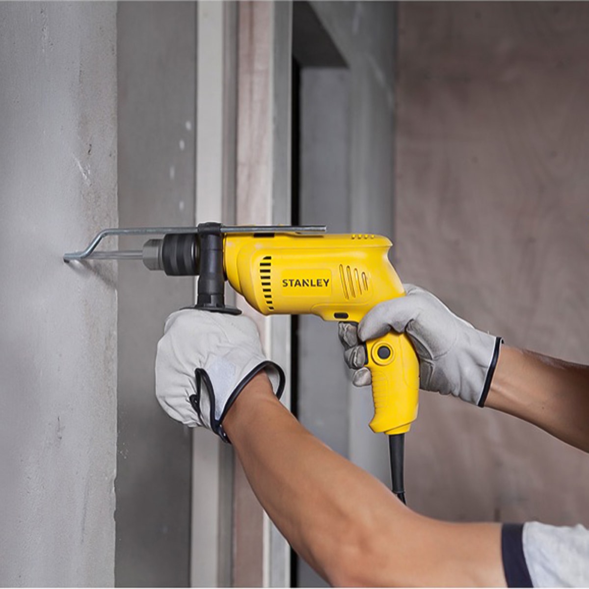 Stanley Corded Percussion Drill (600 W)