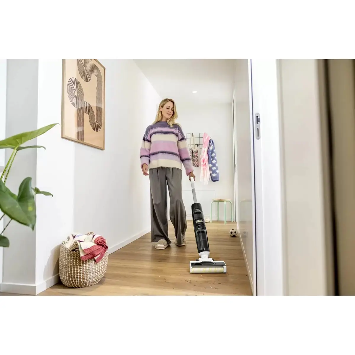 Karcher Cordless 3-in-1 Wet & Dry Vacuum Mop, FCV 4 (180 W)