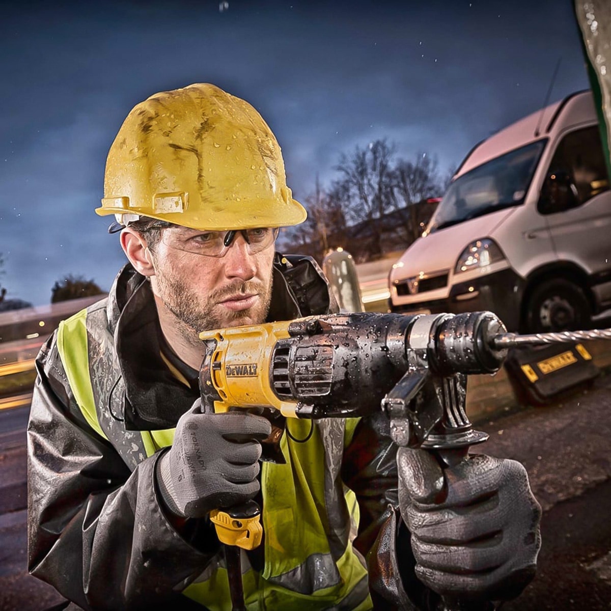 DeWalt Corded Combi Hammer Drill, D25013K (650 W)