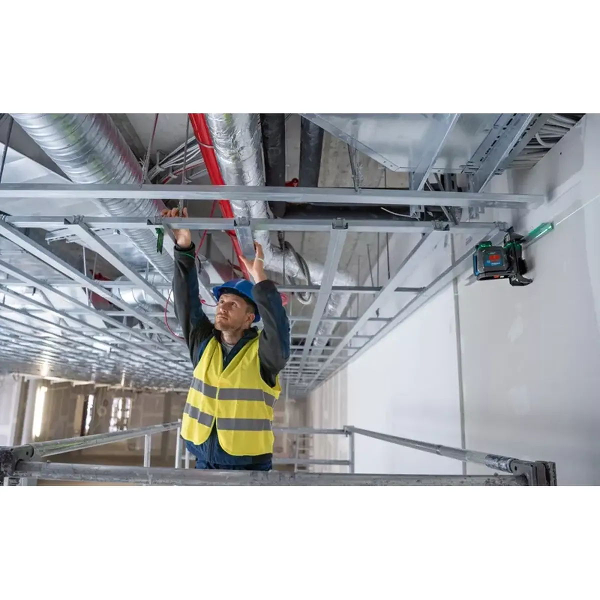 Bosch Line Laser W/Batteries GLL2-20 (Lb10 + Dk10)