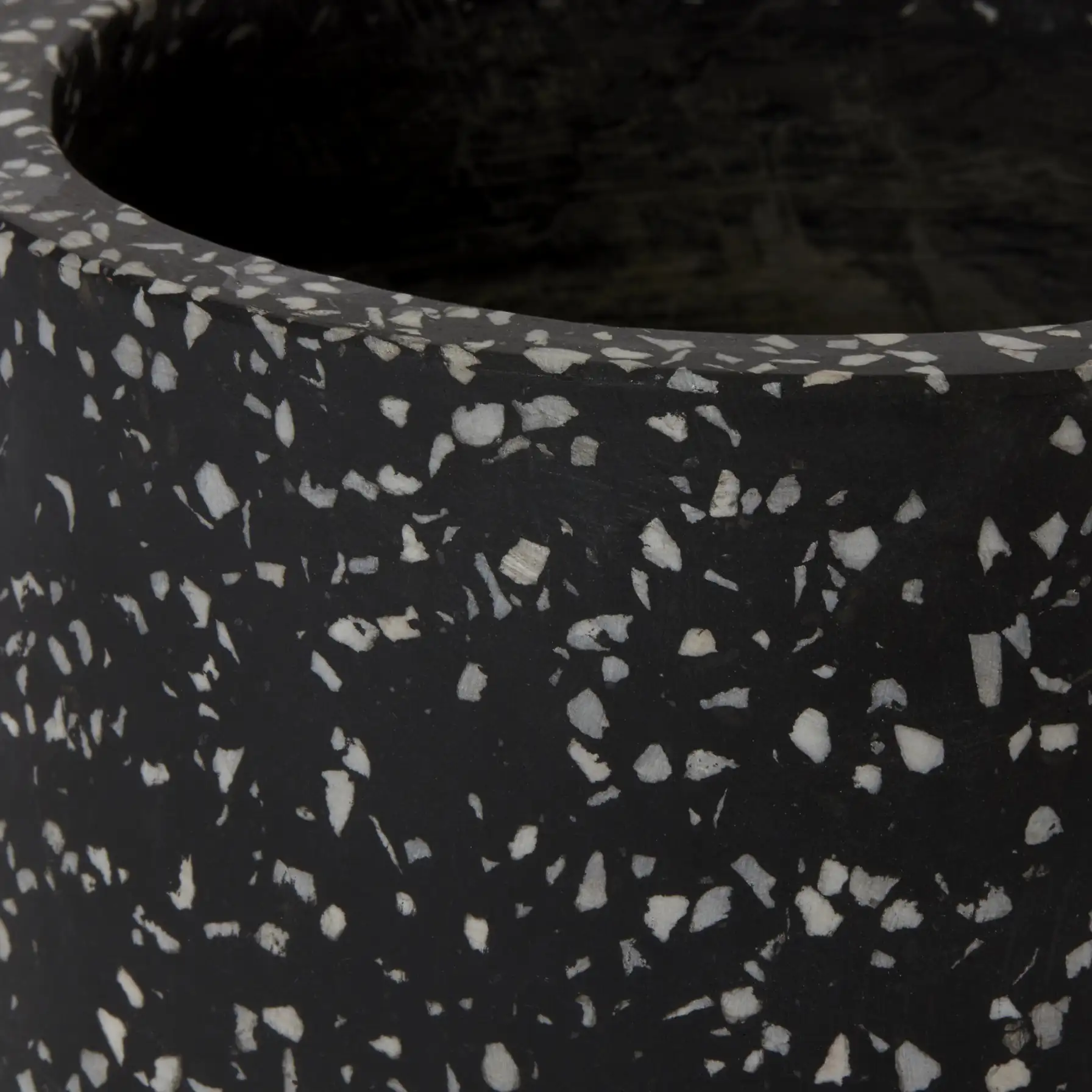 Speckled Terrazzo Plant Pot (16.2 x 14 cm, Charcoal)