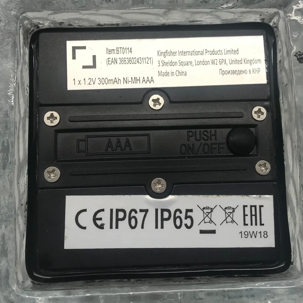 Solar-Powered Integrated LED Ground light