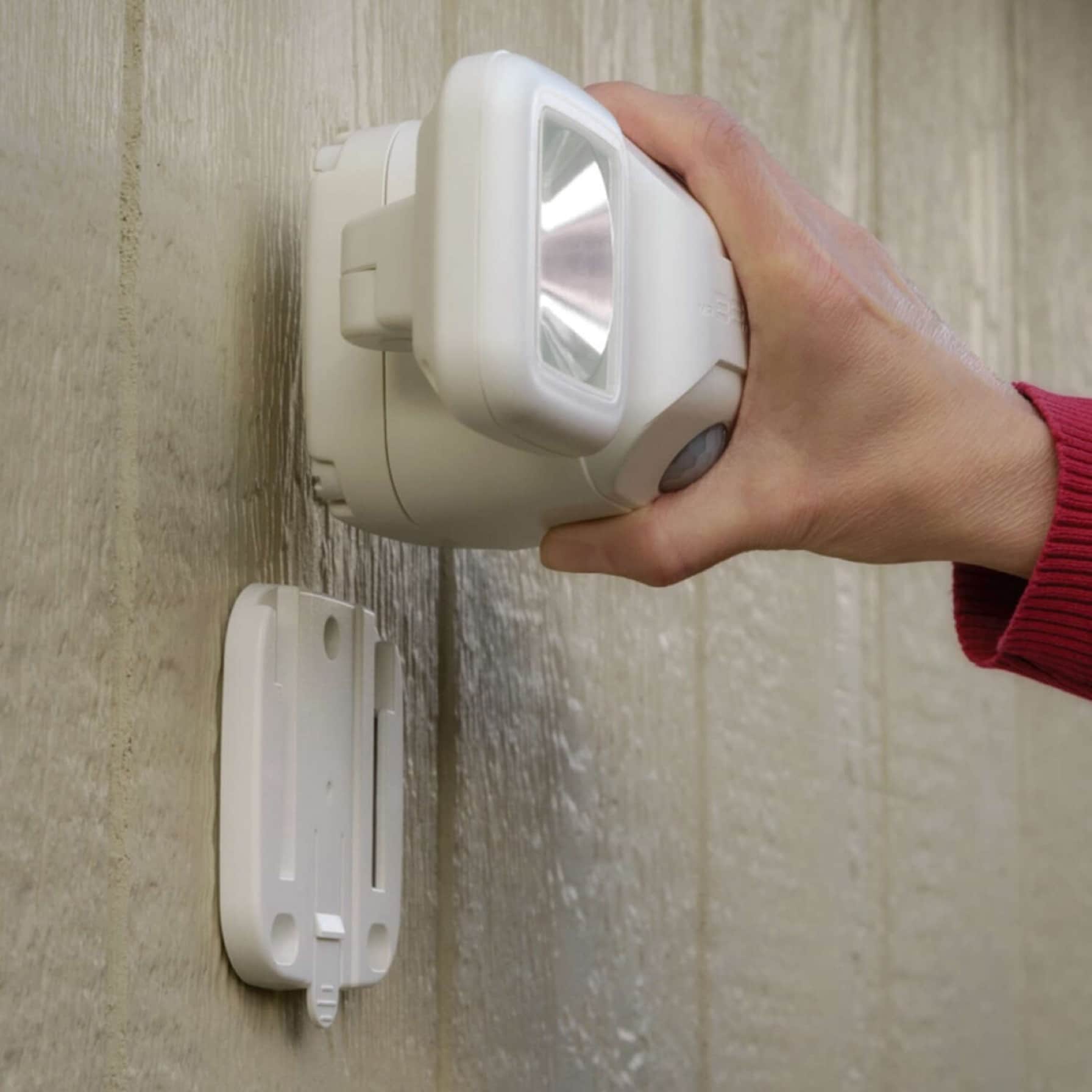 Mr. Beams Motion Sensing LED Security Light (500 lm)