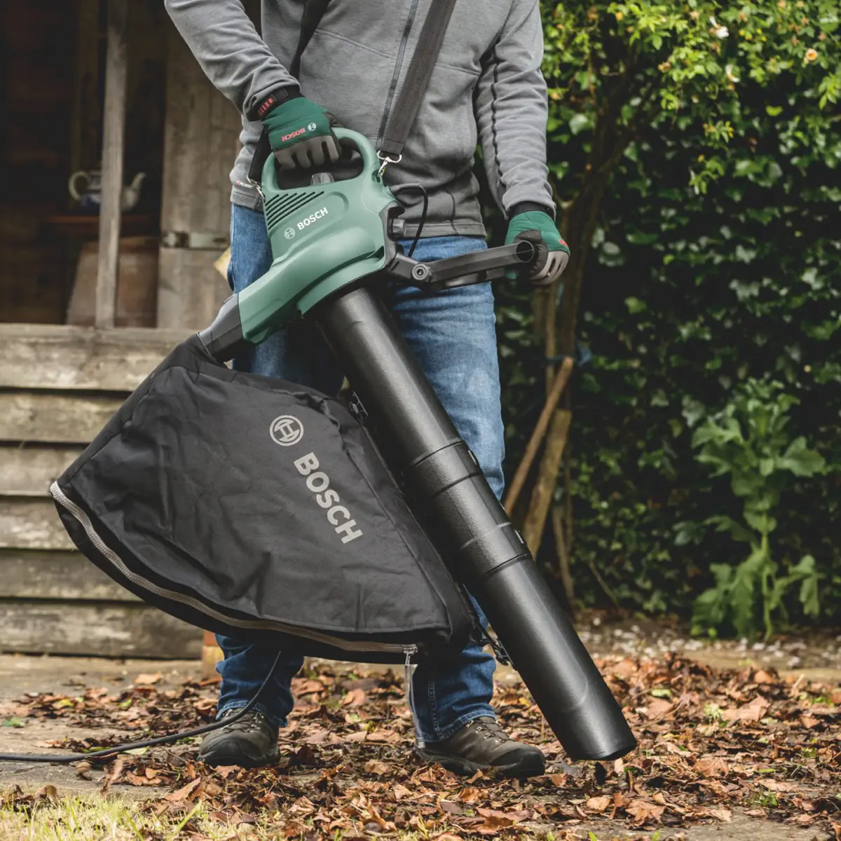 Bosch Universal Garden Tidy Corded Vacuum (3000 W)