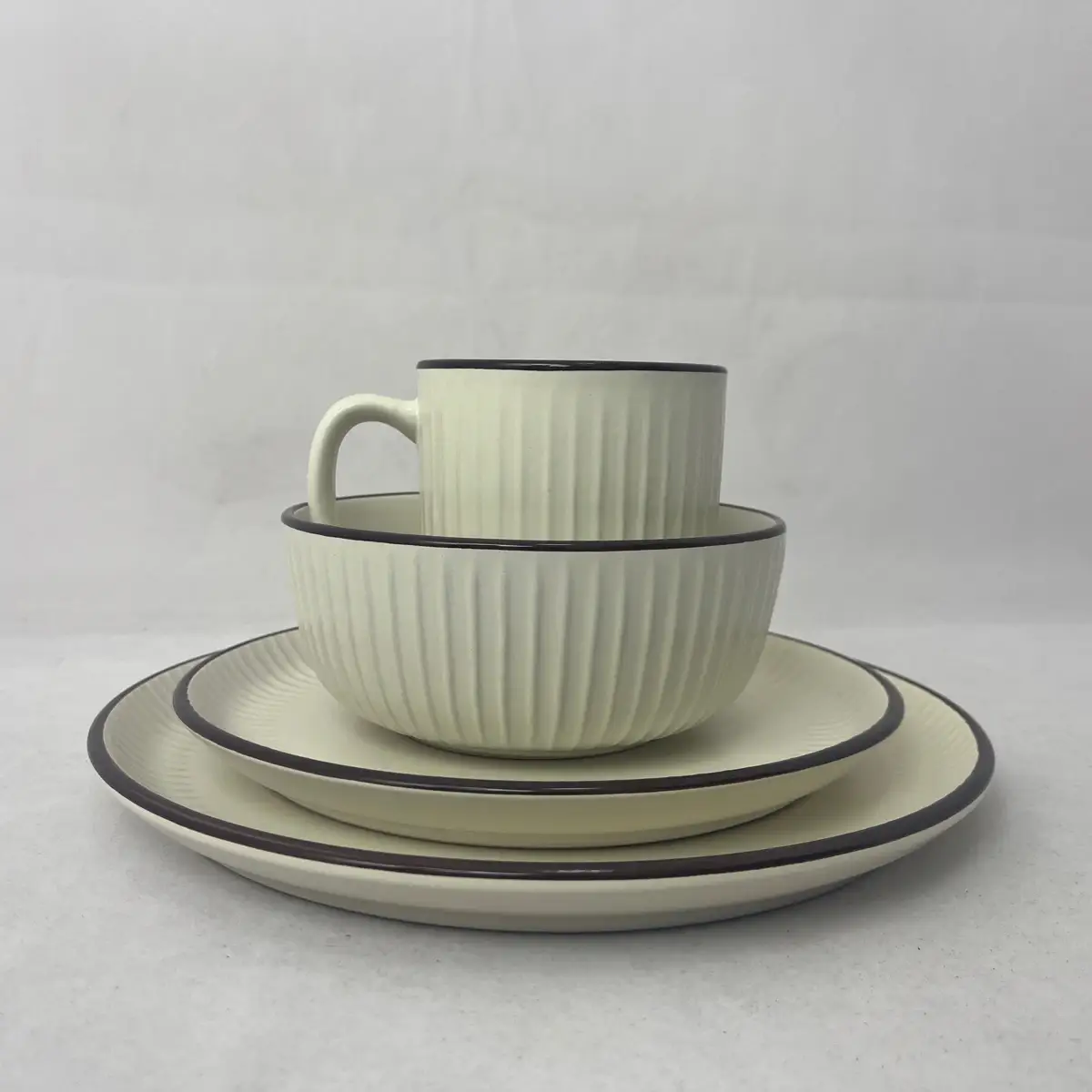 La Maison Stoneware Dinner Set (Beige, 16 Pc.)
