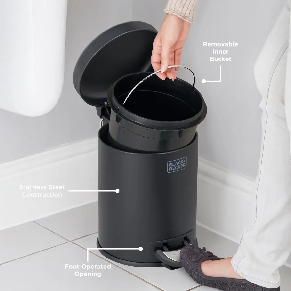 Black+Decker Dome Lid Pedal Bin (24.5 x 24.5 x 32 cm, 5 L, Matte Black)