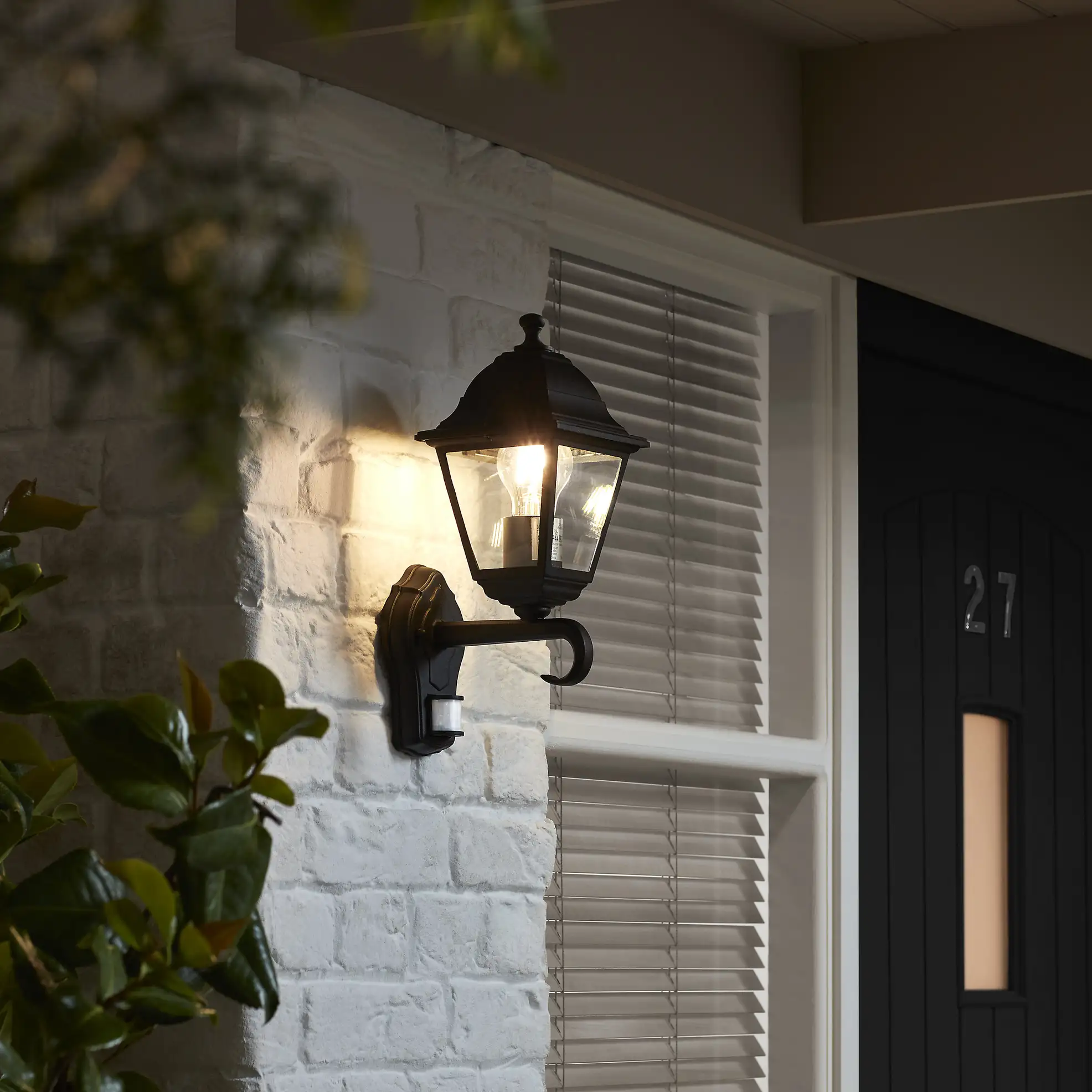 Varennes Fixed PIR Outdoor Wall Light (60 W)